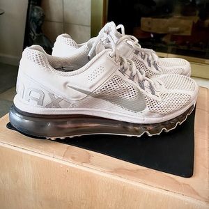White Nike women’s Air Max+